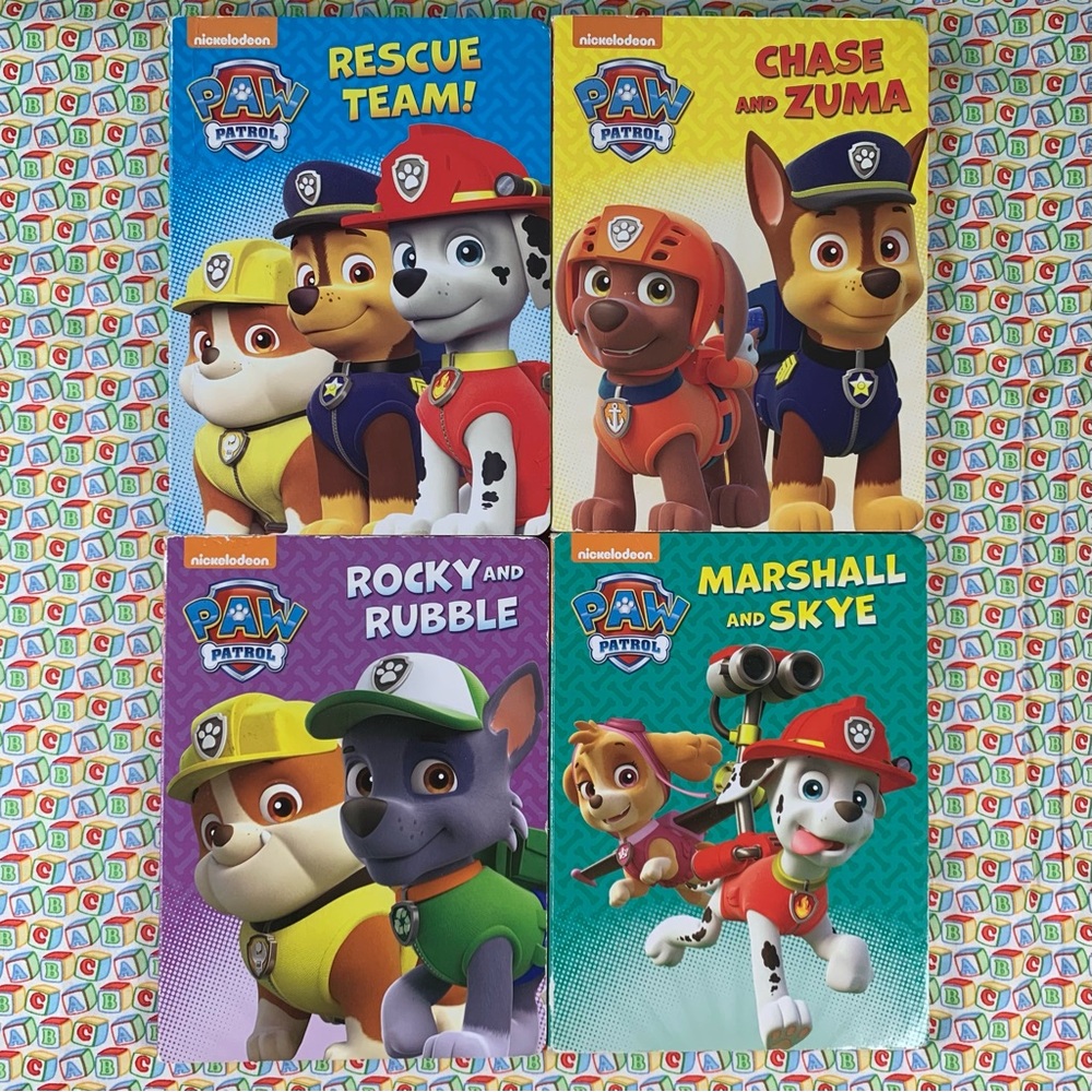 Paw Patrol: Patrol Pals Four Adventure Book Set.
